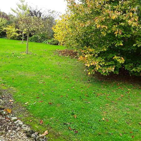 Chambre d'hôtes côté jardin Soulignonne Exterior foto